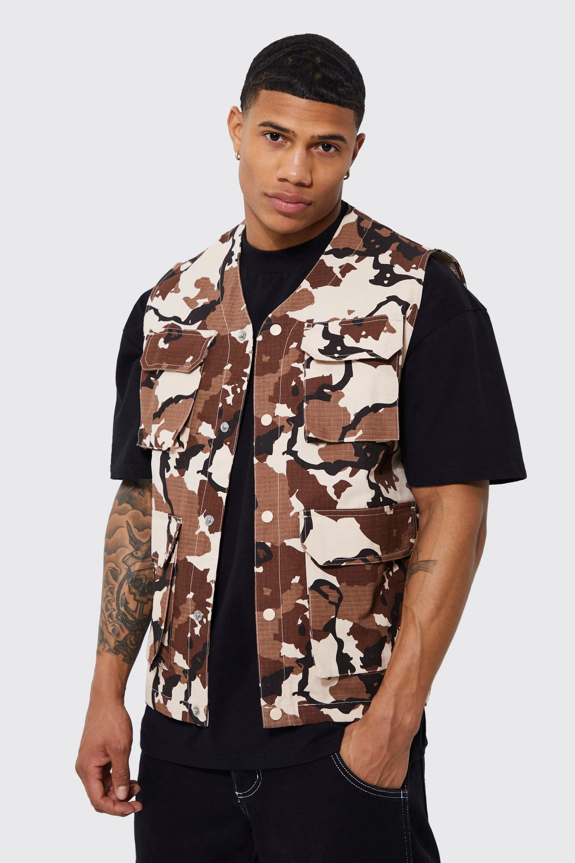 Camo Utility Pocket Vest | boohooMAN UK