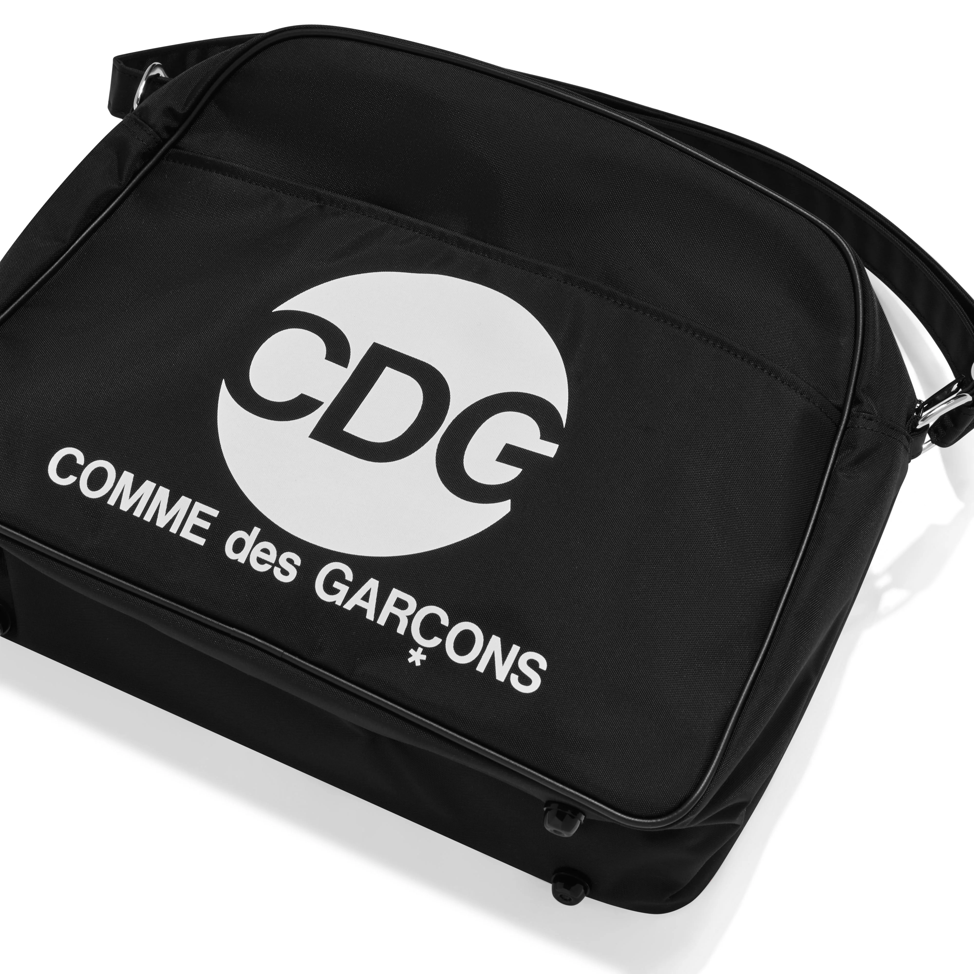 CDG - Logo Shoulder Bag - (Black)