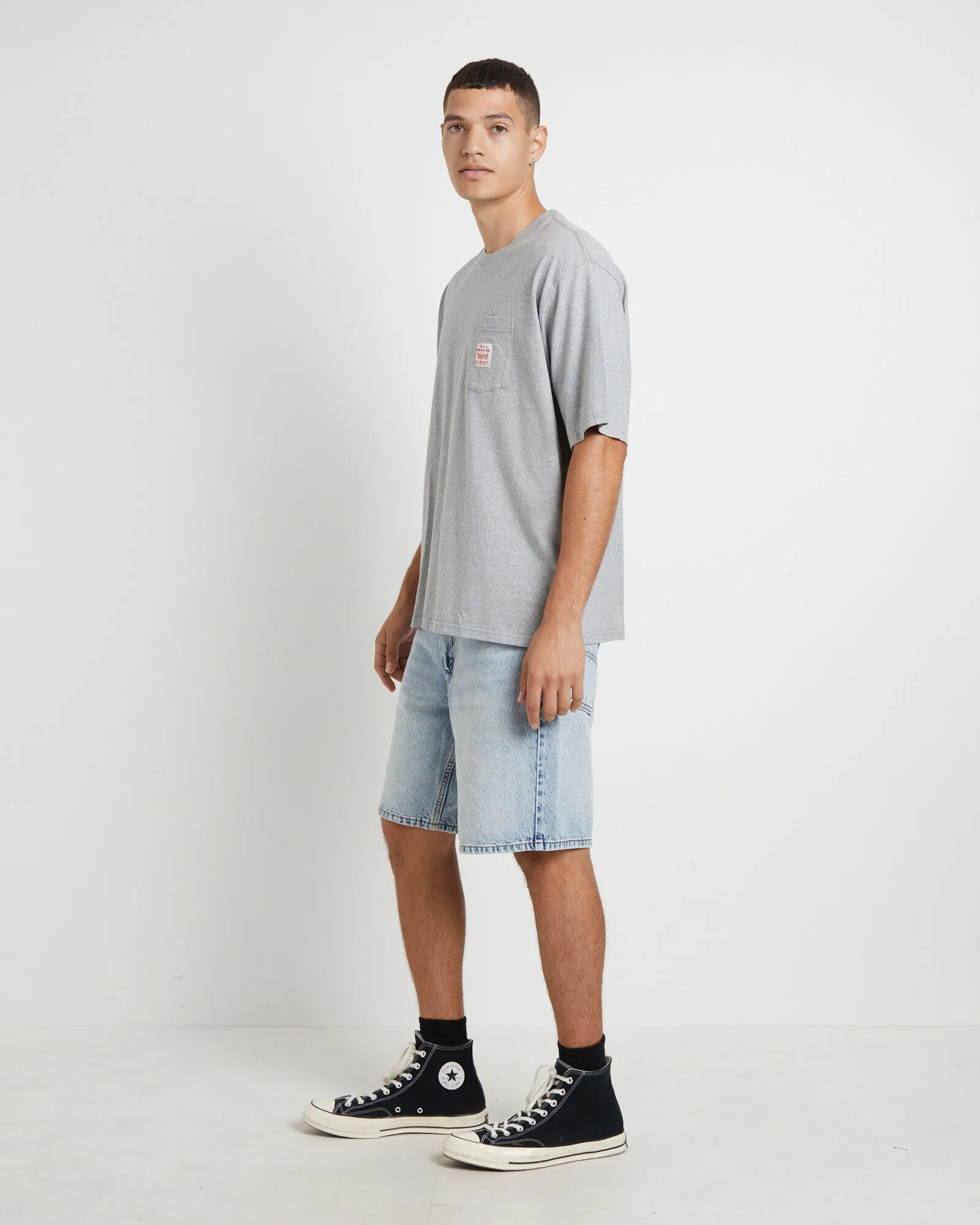 Levis Short Sleeve Workwear T-Shirt in Mid Tone Heather Grey