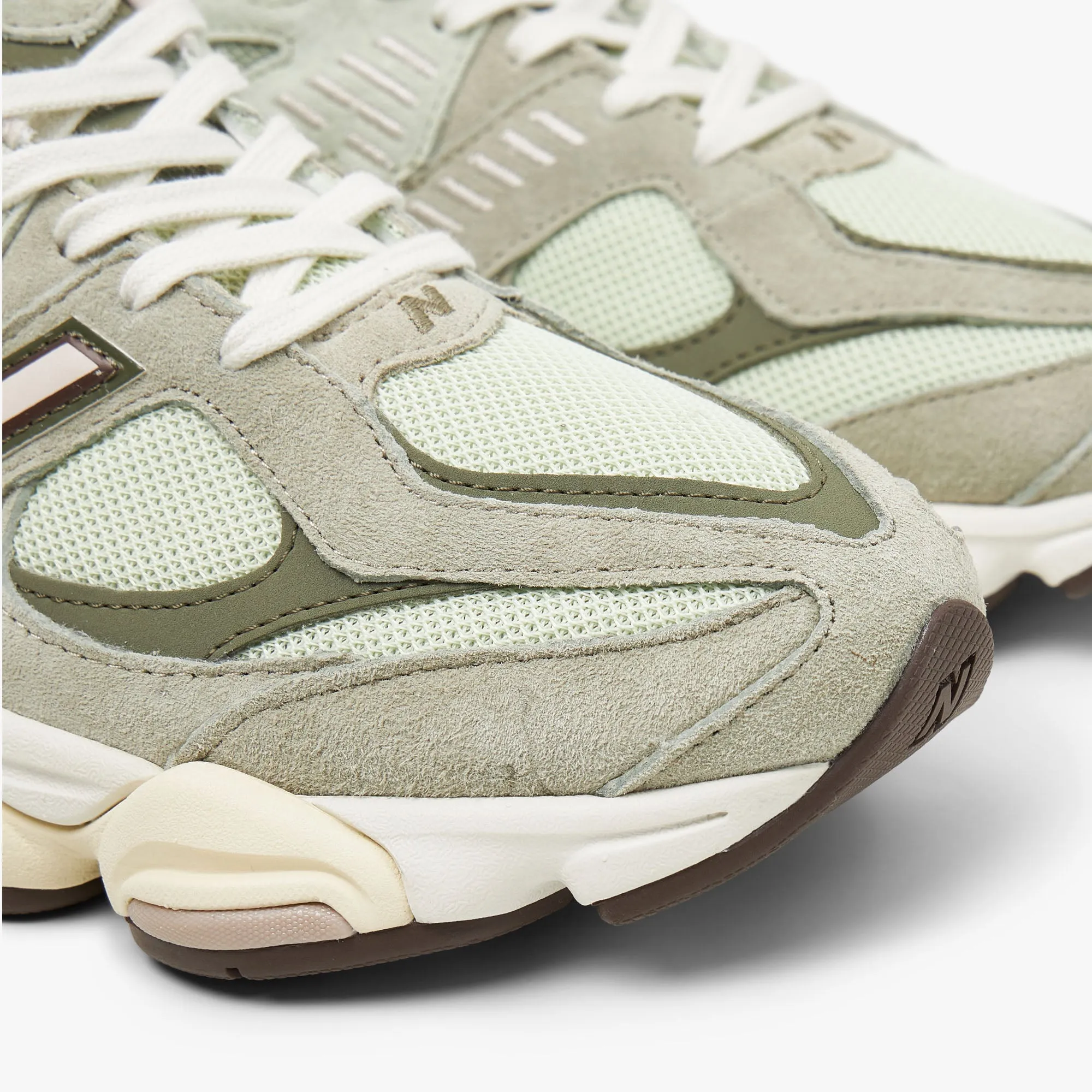 New Balance 9060 Olivine / Linen Green