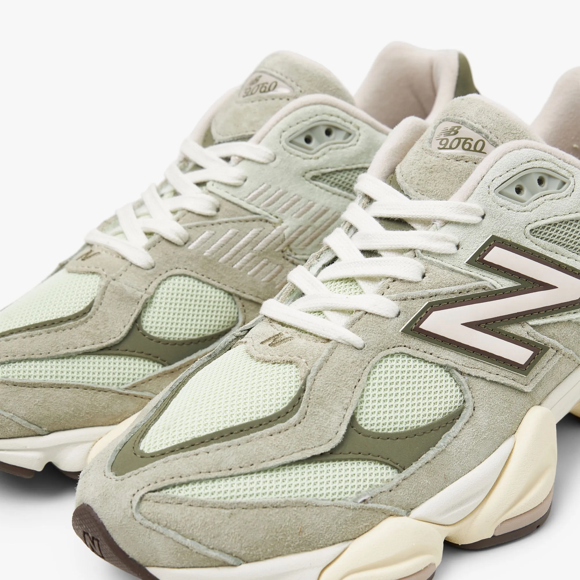 New Balance 9060 Olivine / Linen Green