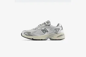 New Balance ML725v1 W - White / Grey