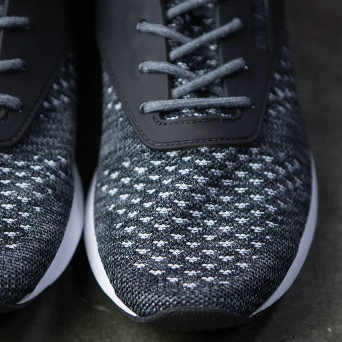 Reebok Men Zoku Runner Ultra Heathered (black / coal / gray)