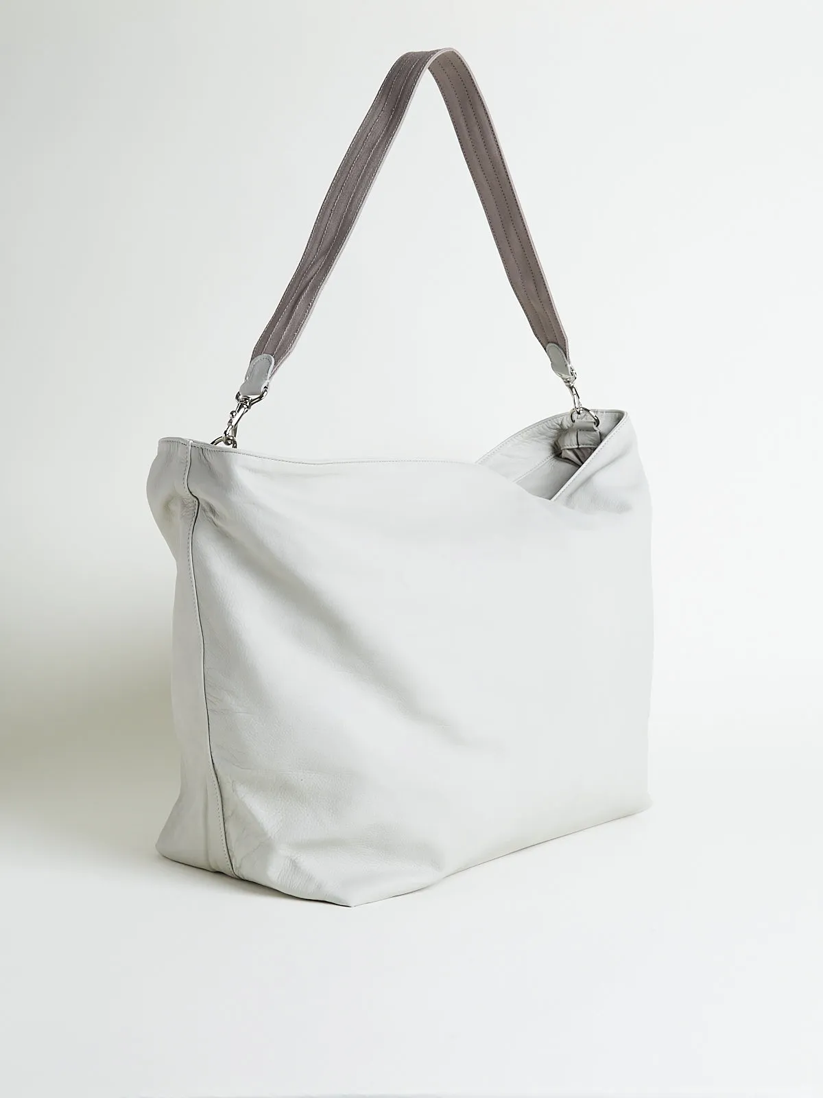 Zipper Laundry Shoulder Bag in Light Grey