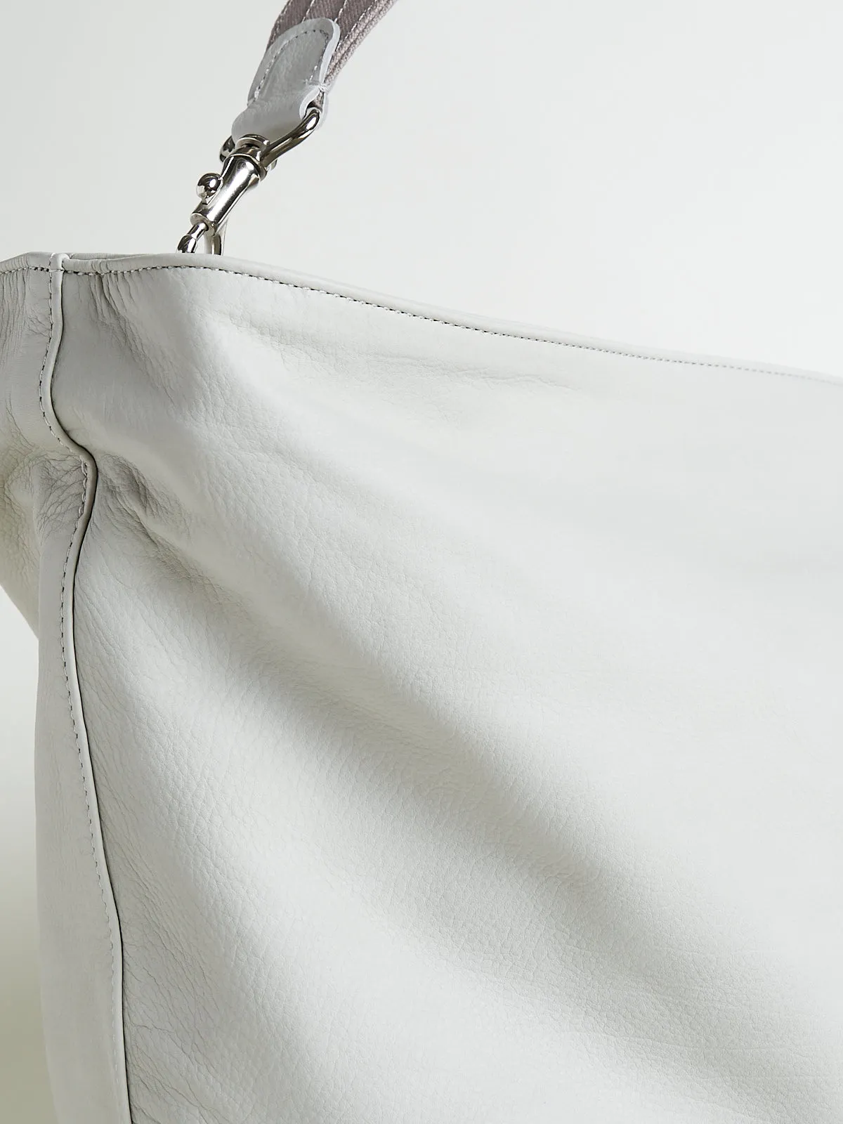 Zipper Laundry Shoulder Bag in Light Grey