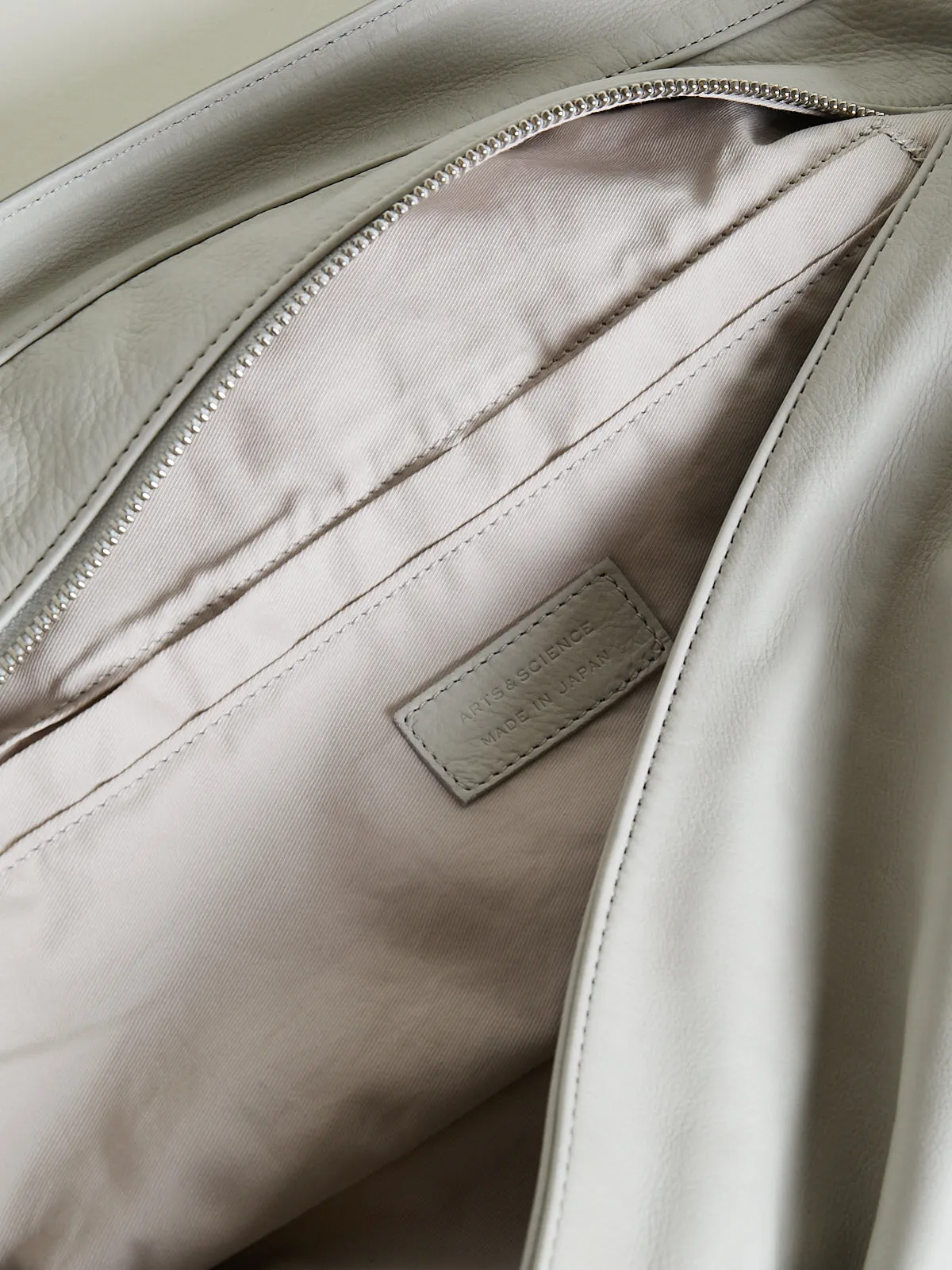 Zipper Laundry Shoulder Bag in Light Grey